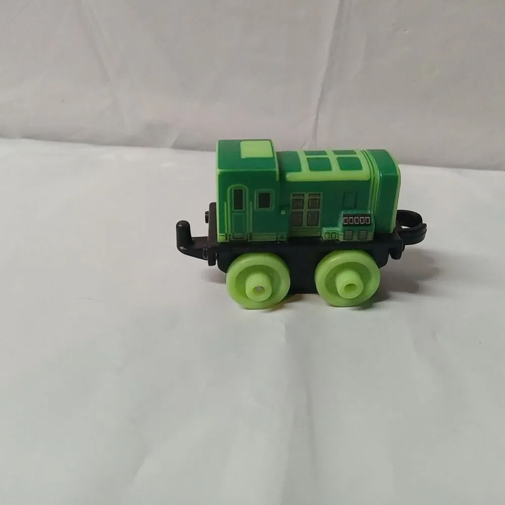 Thomas & Friends Minis Green Glow Paxton 2014 Mattel Guilane